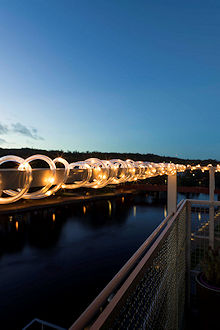 KONSTSMIDE LED-Mini-Lichtschlauch 20 Meter bernsteinfarben, klassisch-warmwei�, 0,5 cm Durchmesser, 4,5V-Au�entrafo