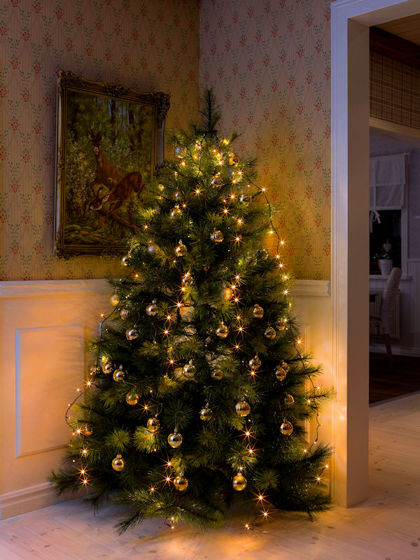 KONSTSMIDE LED-Baummantel für kleine Christbäume, 150 LED bernsteinfarben,  klassisch-warmweiß