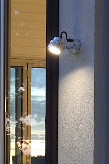 KONSTSMIDE Monza Big Bewegungsmelder LED-Wandstrahler 3 Watt Aluminium Warmwei