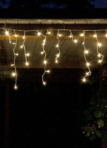 FHS LED-Eisregen-Lichterkette 240 LED warmweiß FHS LED-Eisregen-Lichterkette 240 LED warmweiß